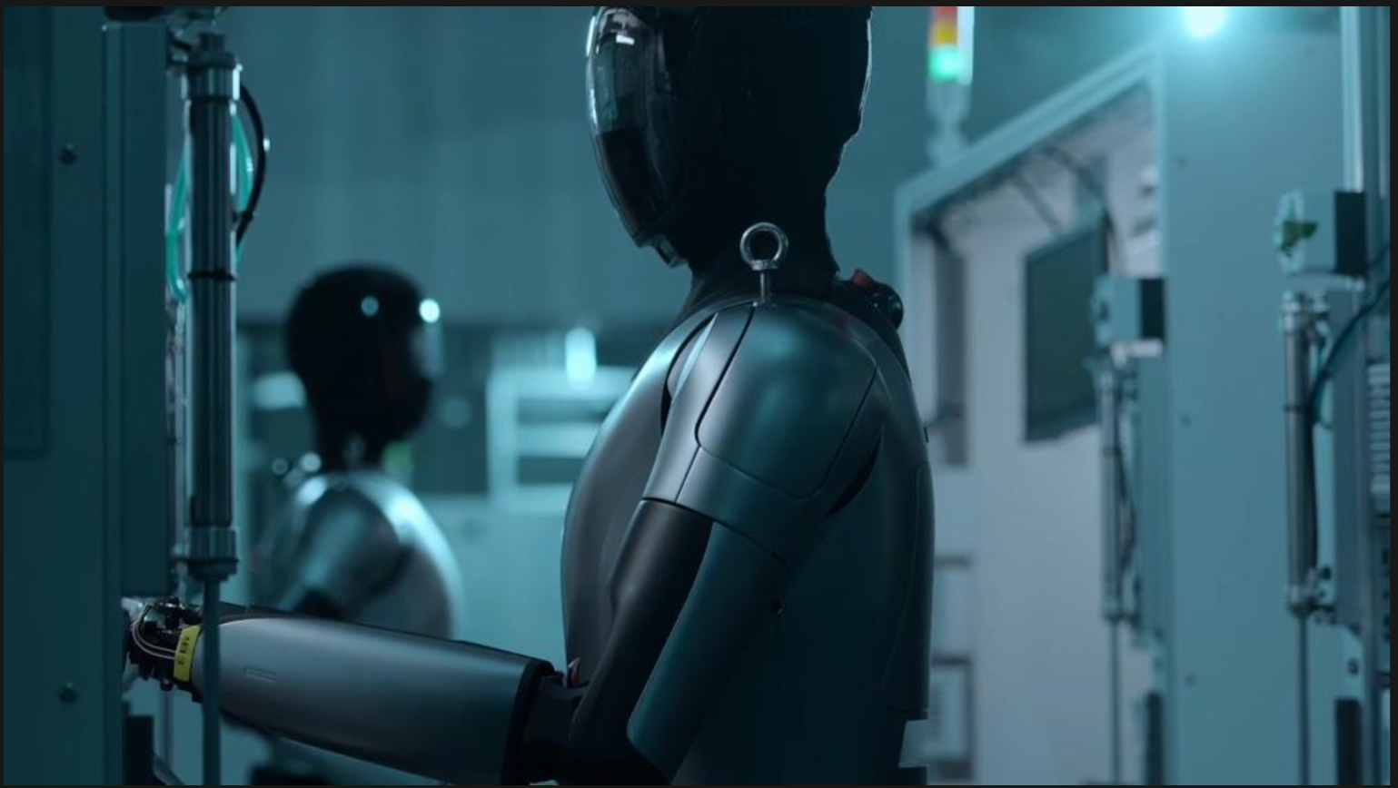 新华全媒+｜人形机器人：赋能工业制造和商用场景